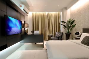 Riverine Diamond Condo - Kuching - Vacay Home