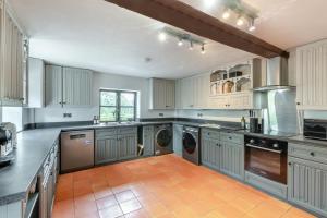 4 Bed in Shadoxhurst oc-c32123