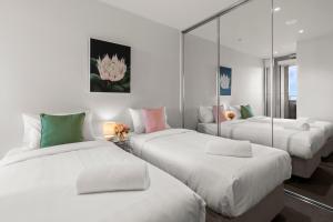 Astra Apartments Docklands