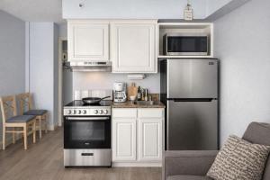 Oceanfront Studio Queen Bed Steps to the Beach