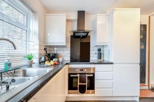 2 Bed in Tenby oc-t32194