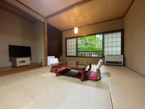 치노 Shibu Tatunokan 3성급 숙소 스위트룸