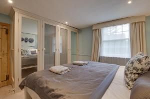 4 Bed in Wrentham oc-hdress