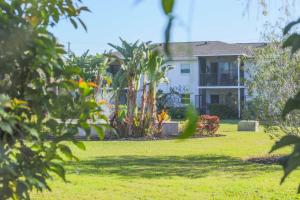 NEW Tan Lines Club Pool Relax 10 min Beach