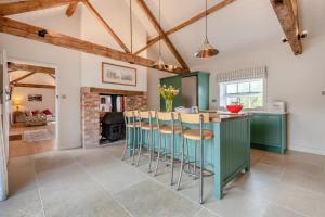 2 Bed in Motcombe oc-t32644