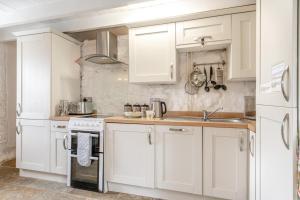 2 Bed in Swansea oc-hh403