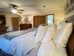 Mountain Home Vibes Three Bedroom One Level