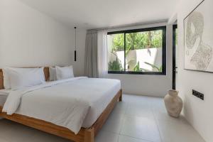 Villa EZRA AZUL - 2 BDRM Lush Garden & Pool View