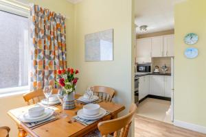 2 Bed in Mumbles oc-hh418