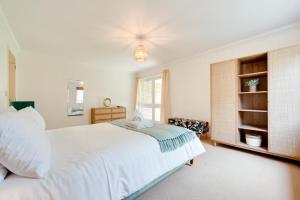 2 Bed in Carlyon Bay oc-crinni