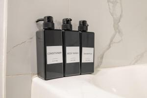 Fast access to NYC - family & group -skyline view