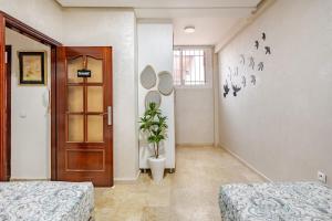 Appartement moderne avec piscine privée à 2 min de la corniche