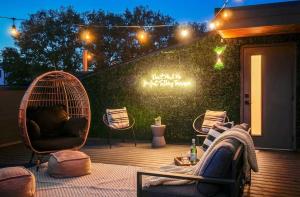 Close to the Gulch - BOOK TODAY