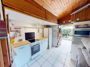 Maison Lumineuse et Familiale à Vic-la-Gardiole avec Piscine et Parking - FR-1-785-34