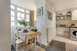 2 Bed in Padstow oc-p00572