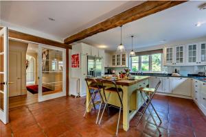 6 Bed in Robertsbridge oc-d29525