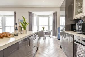 2 Bed in Tenby oc-o31794