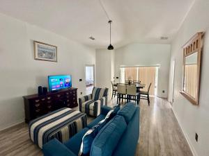 The Summer Palms 5BR Pool Home near Disney Parks