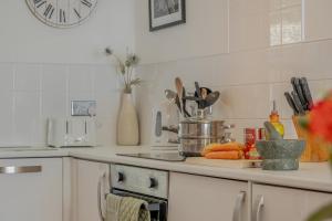 3 Bed in Ventnor oc-k30504