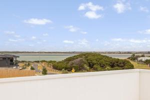 The White Nest by ReadyStay