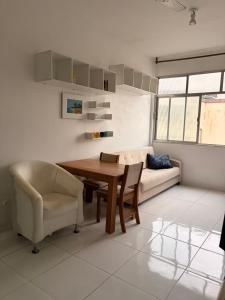 Apartamento Copacabana 1 quadra da praia