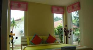 Sea Beach Koh Larn 1