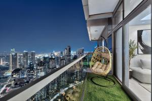 Paramount 59th Floor , Burj View Infinity Pool