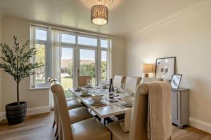 4 Bed in Nottage oc-a32048