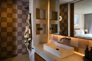 Manuka Studios II Merah Plunge pool 1 BR short walk to Central Bingin