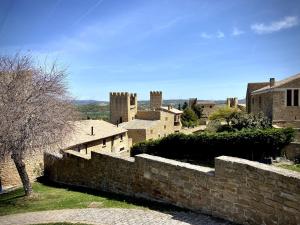 Maravillosa casa con piscina en un pueblo único, Artajona -Navarra