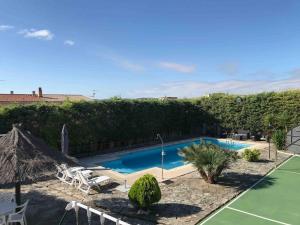 Maravillosa casa con piscina en un pueblo único, Artajona - Navarra