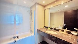 Spacious 2BR Apartment in Sun Tower Al Reem Island