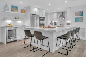 Coastal Style Haven Walk To Beach Heated Pool Tranquility Manatee Ranch Key RESlDENCES