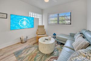 One-bedroom Suite Heated pool Dock Access Quiet Neighborhood SaltAire Three RESlDENCES