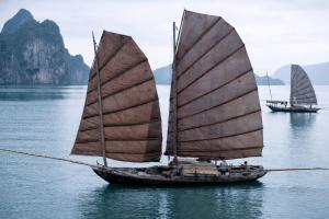 Private Sail Ha Long - Bai Tu Long