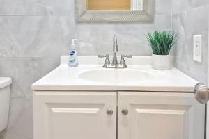 Los Angeles Retreat Close to Hotspots