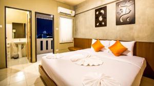 B2 Santitham (Wat Jed Yod) Boutique & Budget Hotel