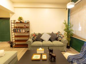 Social Pod Khao San Hostel