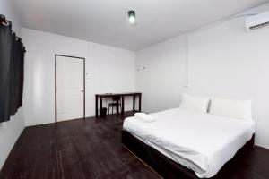 xx Mitr Inn Khaosan 1 ถนนตะนาว