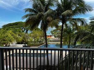 Azure Haven - Seaview Resort Home, By the Sea Batu Ferringhi