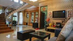 Surabaya Homey near Supermall