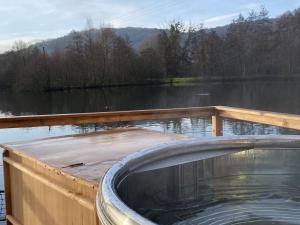 Cabane Flottante avec Terrasse pour 4 pers. à Beauchamps - API-1-52-1739