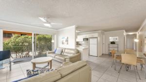 Yarrara #6 Short Walk To Beach, Shops, Cafes Accom Holidays