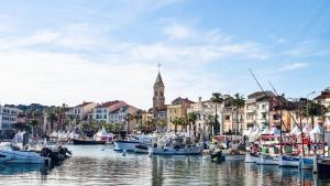 Studio rénové avec parking privé et plage