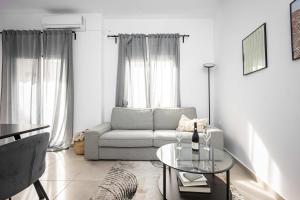 Bright Cozy 2BR l Private Balcony & Work Corner