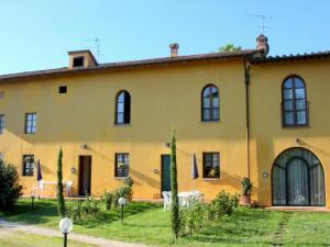 Restful Farmhouse near Forest in Vinci with Pool