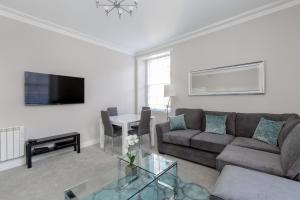 Grassmarket Modern Two Bedroom Apartment