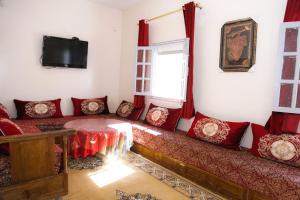 Spacious Apartment with Motorcycle Garage, Free Parking, and Air Conditioning