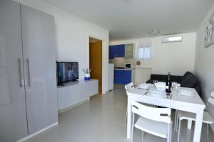 Terrace flat 300 mt from beach