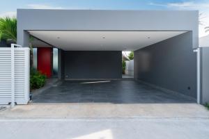 New Ultra-Luxury 4BR Villa Piel with Infinity Pool, Jacuzzi, Pool Bar